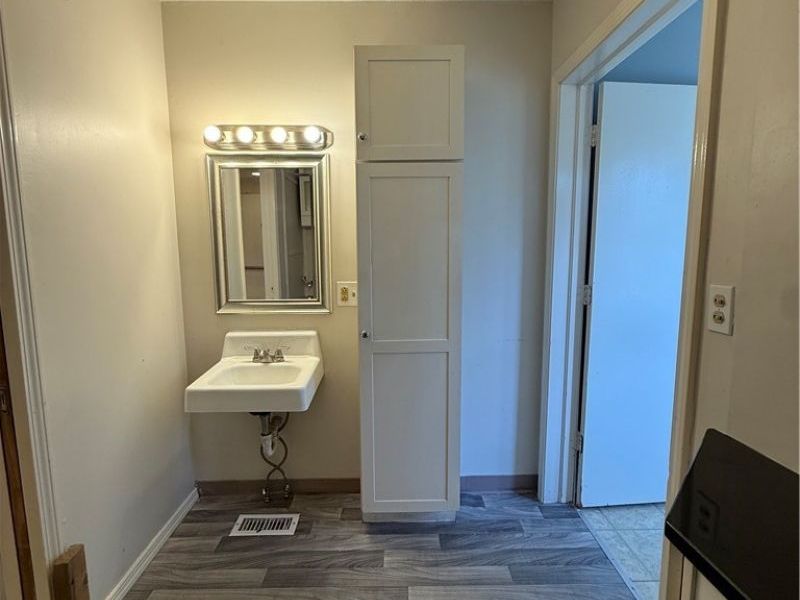 3860 W 37th Street, Cleveland, OH 44109 Photo 11