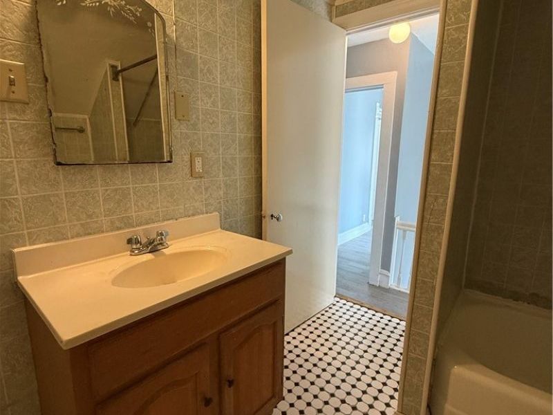 3860 W 37th Street, Cleveland, OH 44109 Photo 18