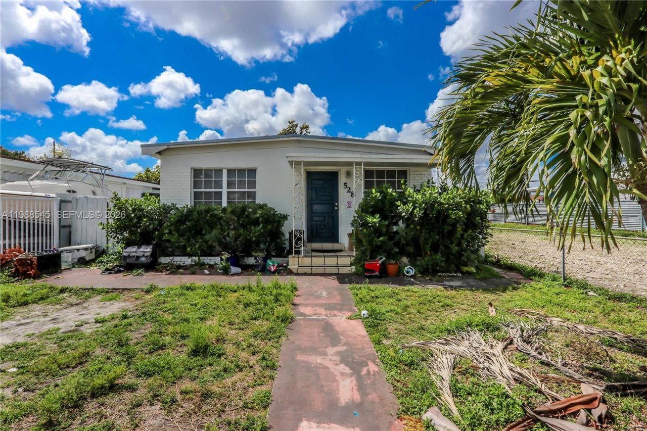 528 E 10th St, Hialeah, FL 33010 Photo