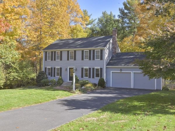 15 Tilting Rock Rd, Wrentham, MA 02093