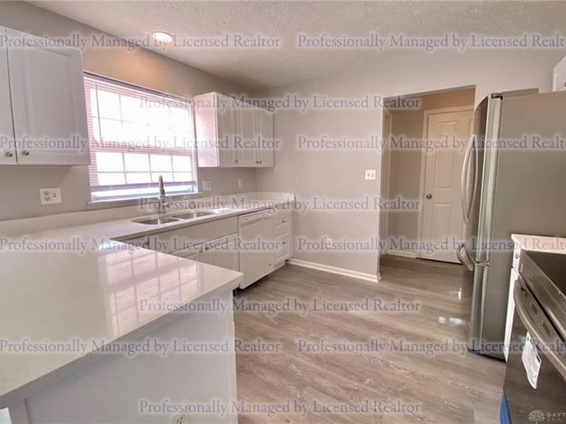 3571 King Edward Way, Beavercreek, OH 45431 Photo 7