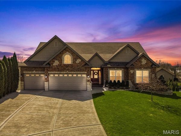 527 Auburn Trace Lane, St Peters, MO 63376