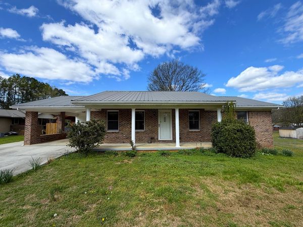 858 Burnett Drive, Newport, TN 37821