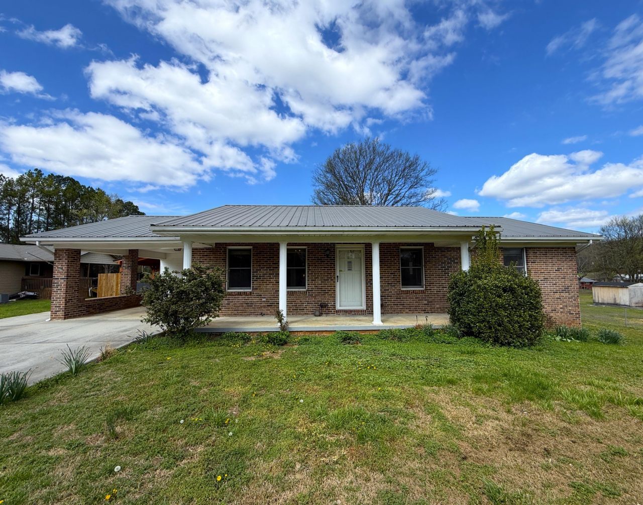 858 Burnett Drive, Newport, TN 37821 Main Photo