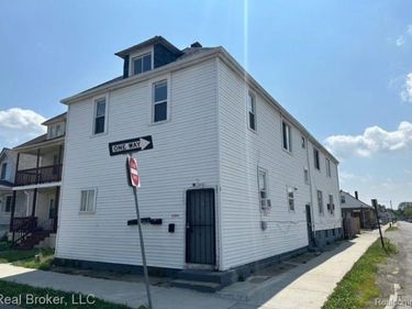 2300 Whalen Street, Hamtramck, MI 48212
