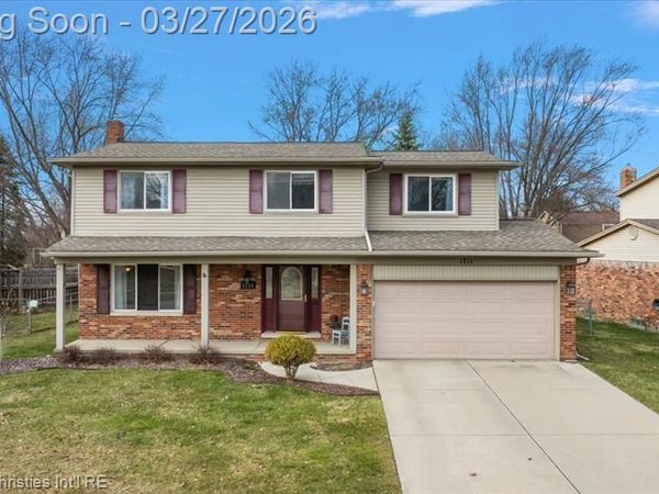 1711 Crestline Drive, Troy, MI 48083