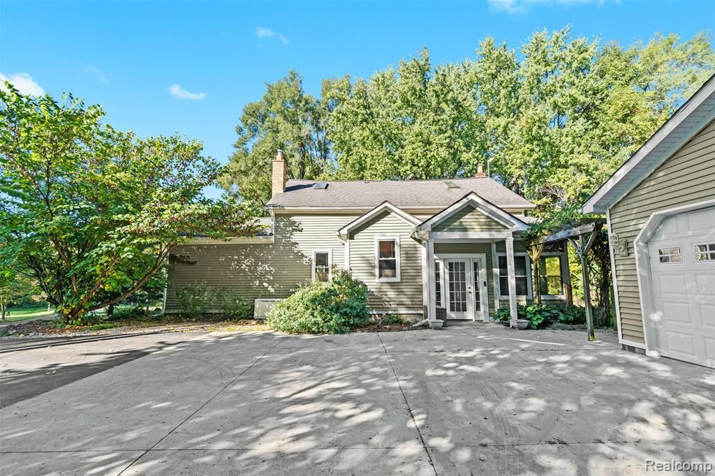 9669 Hadley Road, Independence Township, MI 48348 Main Photo