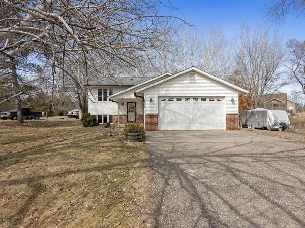 2815 Crestwood Drive NE, Alexandria, MN 56308