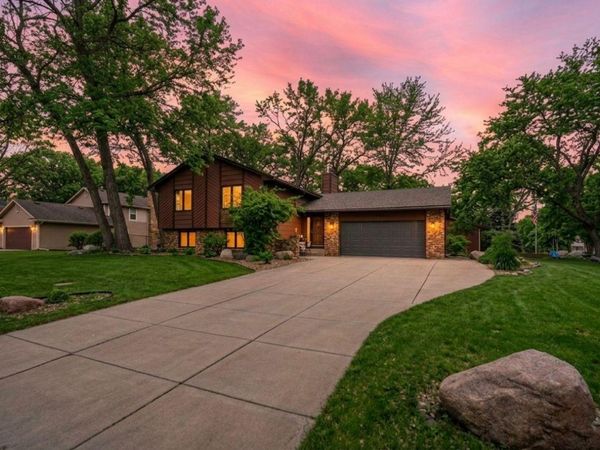 8560 Holland Avenue, Apple Valley, MN 55124