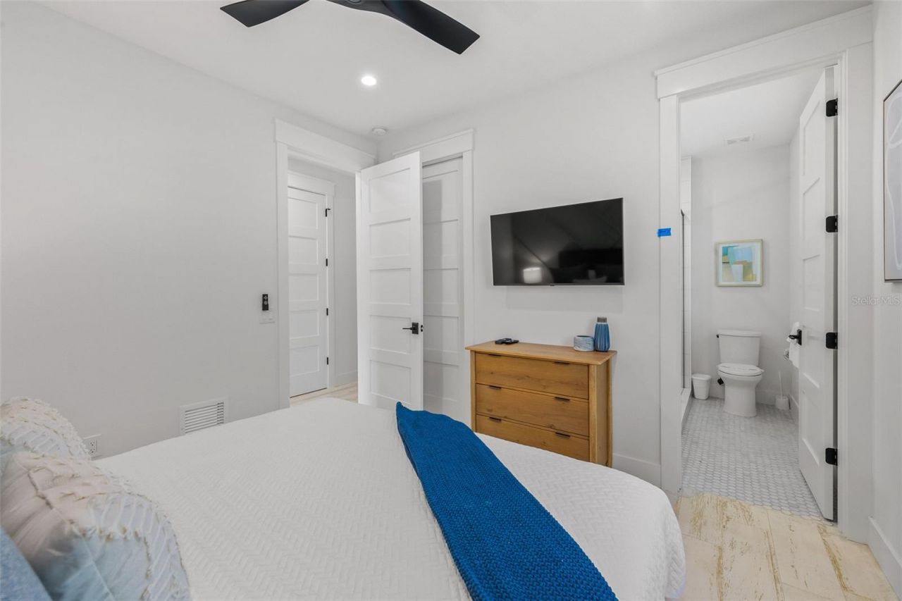 128 Fillmore Drive, Sarasota, FL 34236 Photo