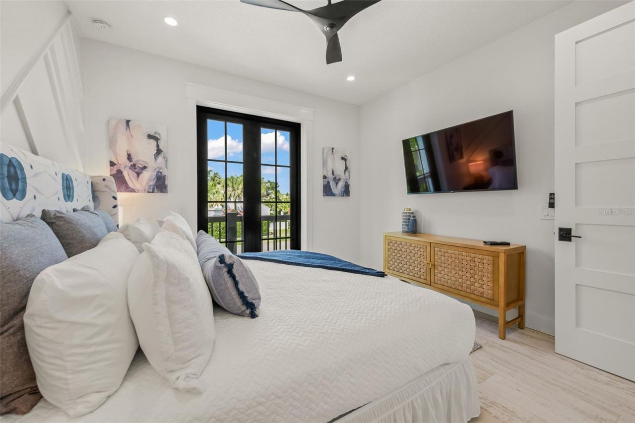 128 Fillmore Drive, Sarasota, FL 34236 Photo