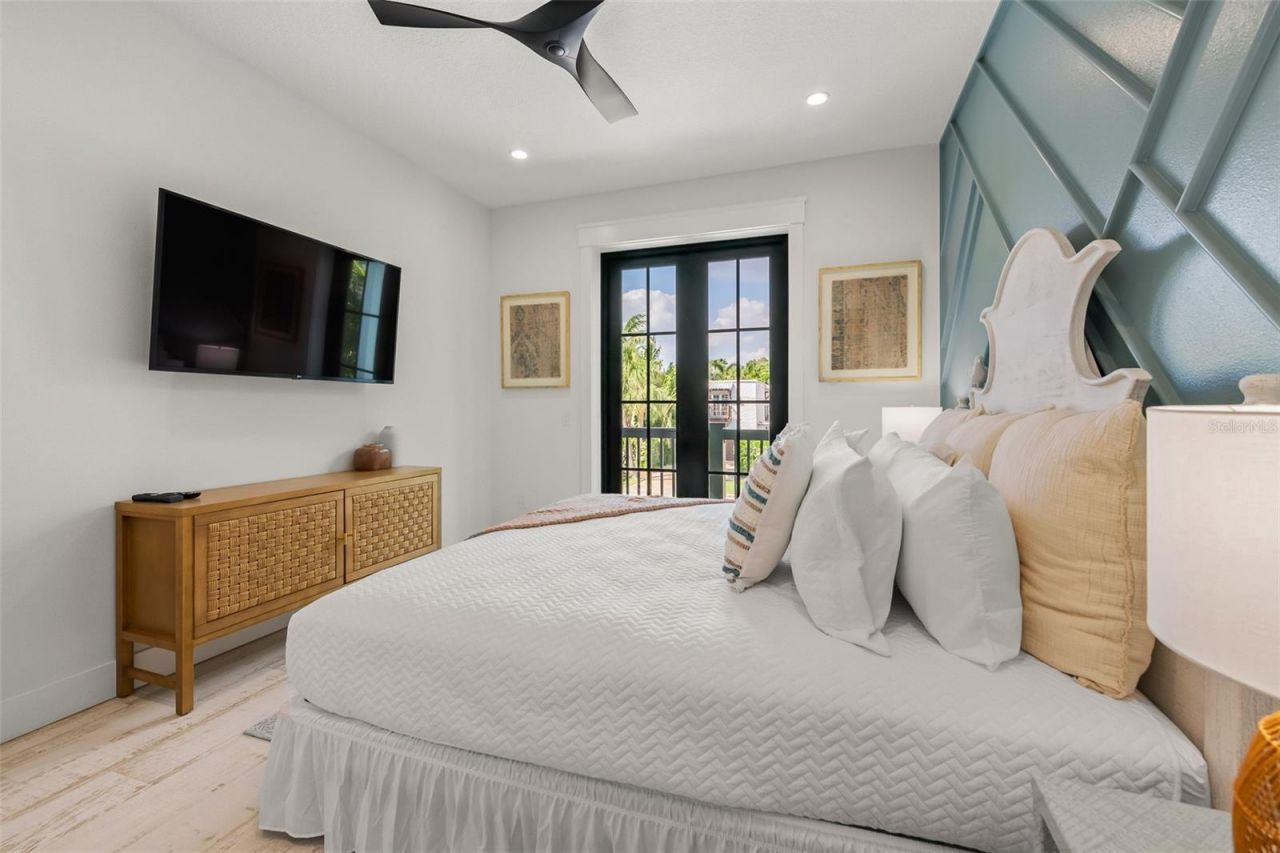 128 Fillmore Drive, Sarasota, FL 34236 Photo