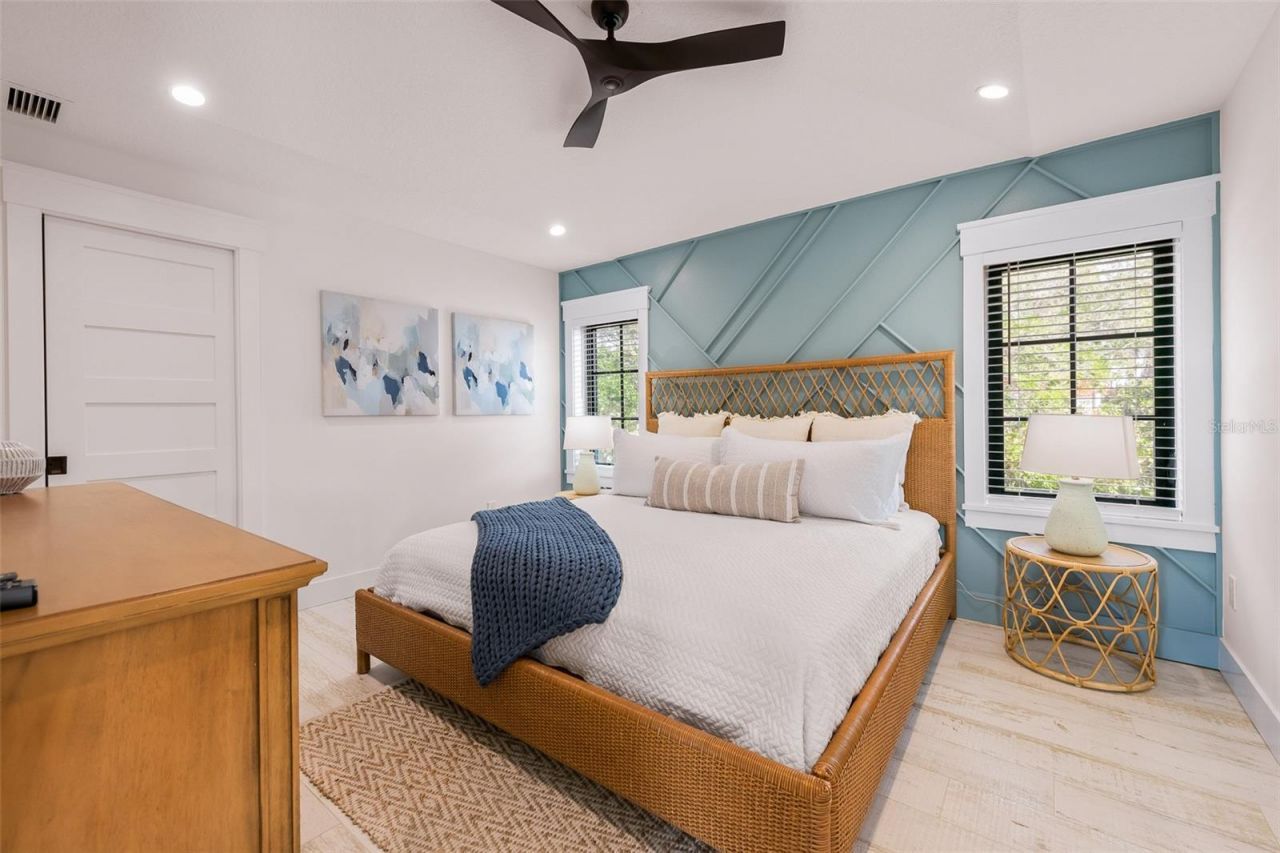 128 Fillmore Drive, Sarasota, FL 34236 Photo