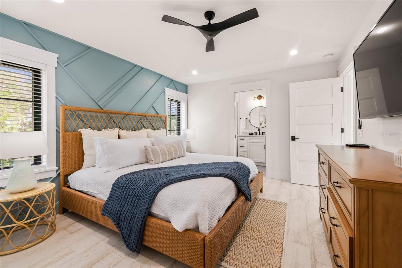 128 Fillmore Drive, Sarasota, FL 34236 Photo