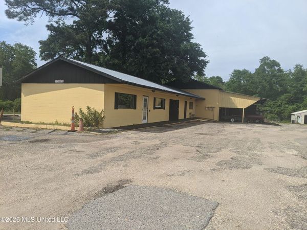 1309 Bienville Boulevard, Ocean Springs, MS 39564