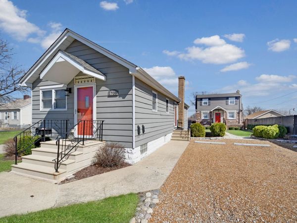 1708 N Center Street , Crest Hill, IL 60403