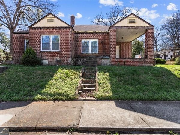 2180 Newnan Street, East Point, GA 30344