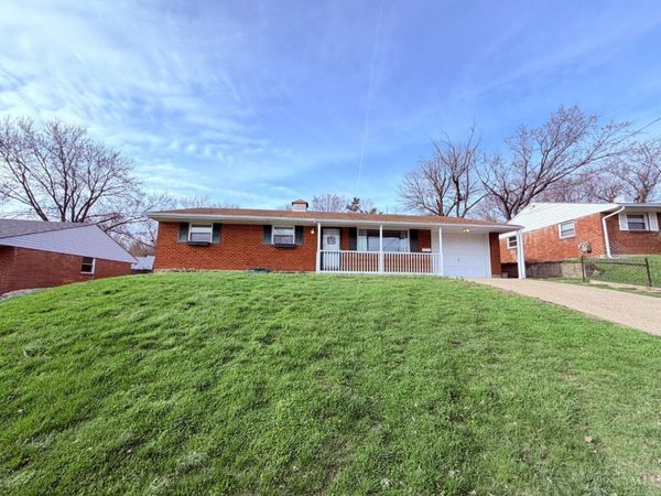 922 Castro Lane, Springdale, OH 45246