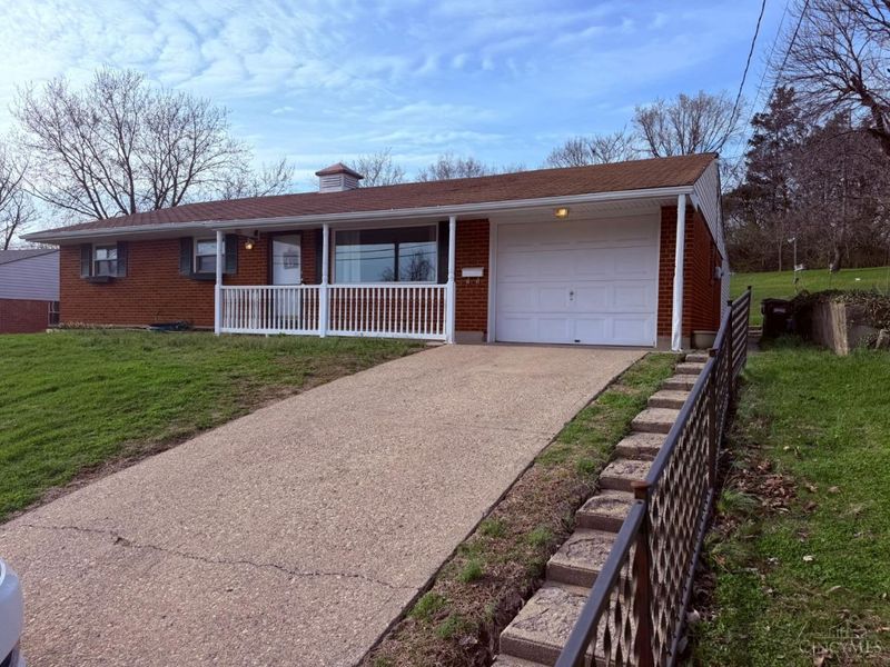 922 Castro Lane, Springdale, OH 45246 Photo 3