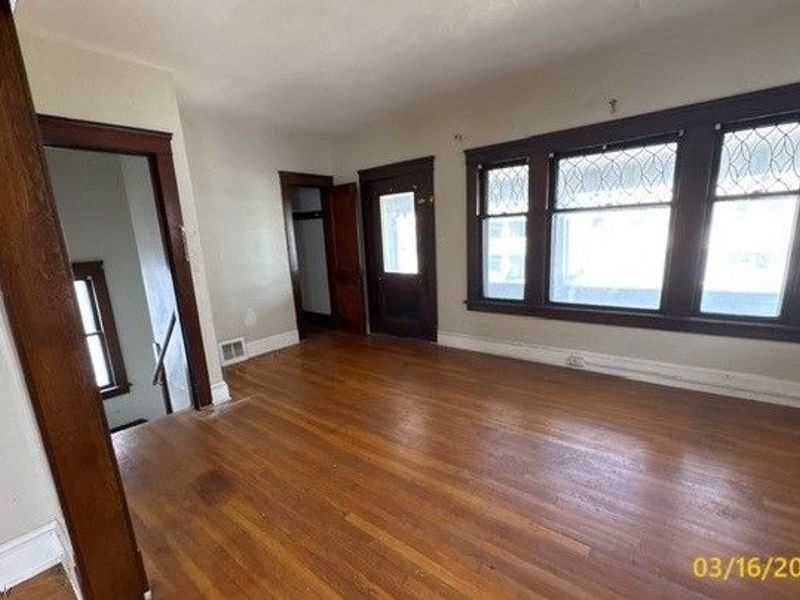 10329 Ignatius Avenue , Cleveland, OH 44111 Photo 10