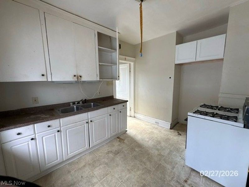 10329 Ignatius Avenue , Cleveland, OH 44111 Photo 13