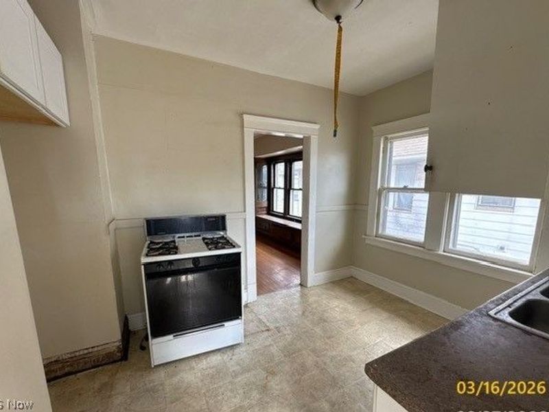 10329 Ignatius Avenue , Cleveland, OH 44111 Photo 14