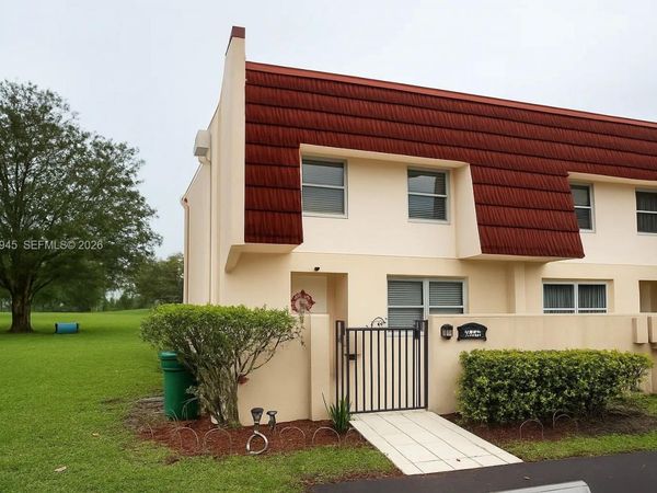 3962 Inverrary Dr, Unit A3, Lauderhill, FL 33319