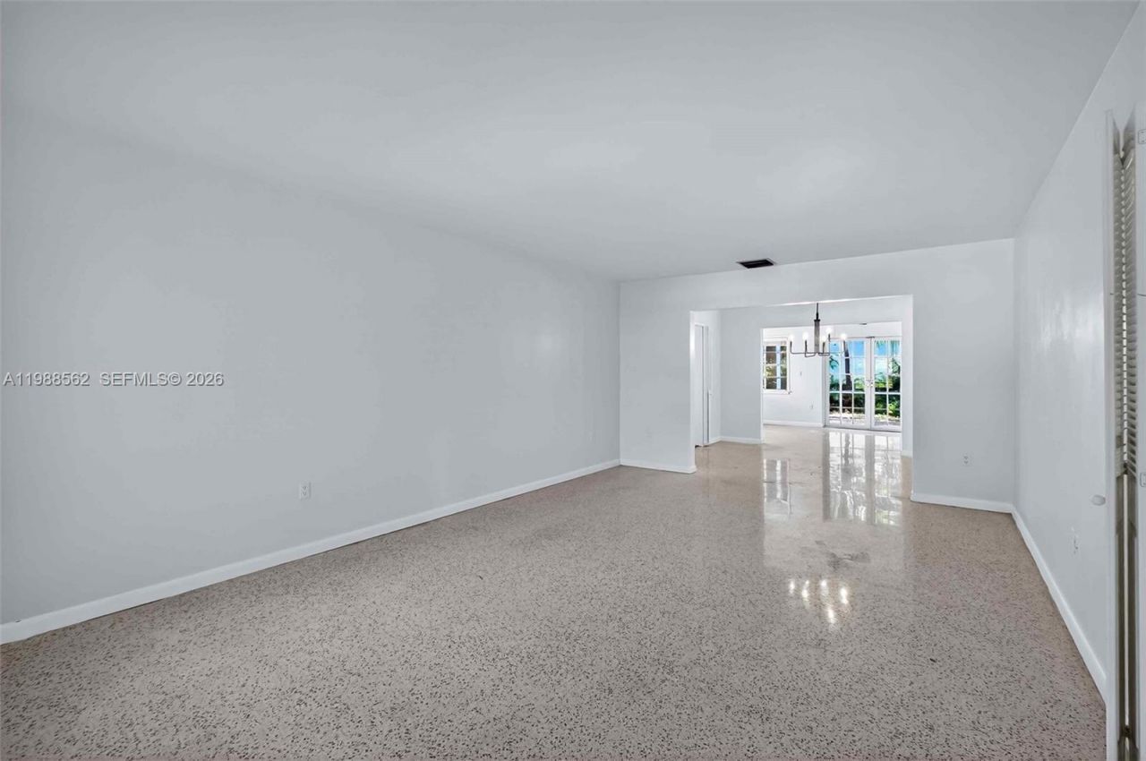 5210 SW 72nd St , Miami, FL 33155 Photo