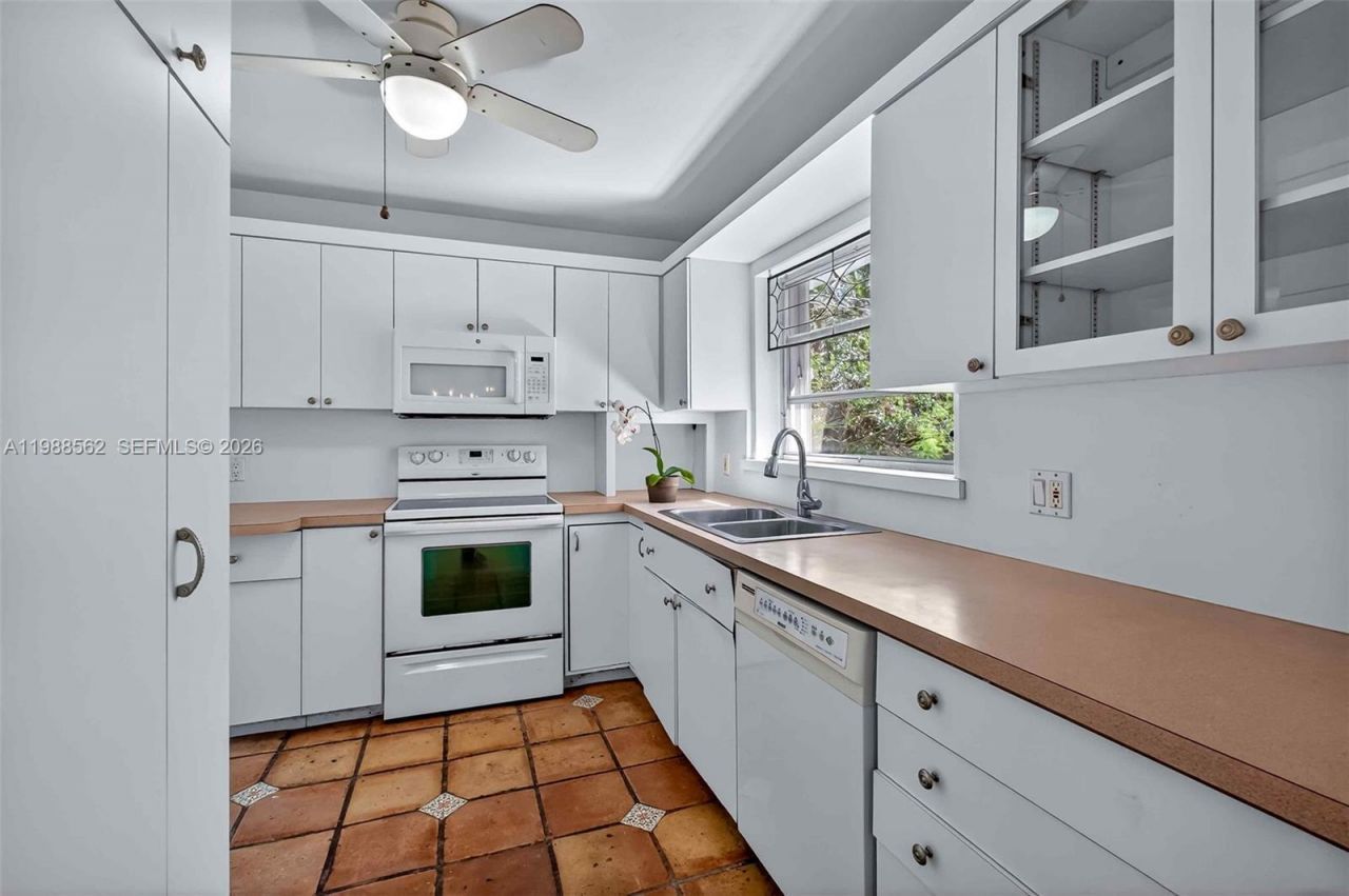 5210 SW 72nd St , Miami, FL 33155 Photo