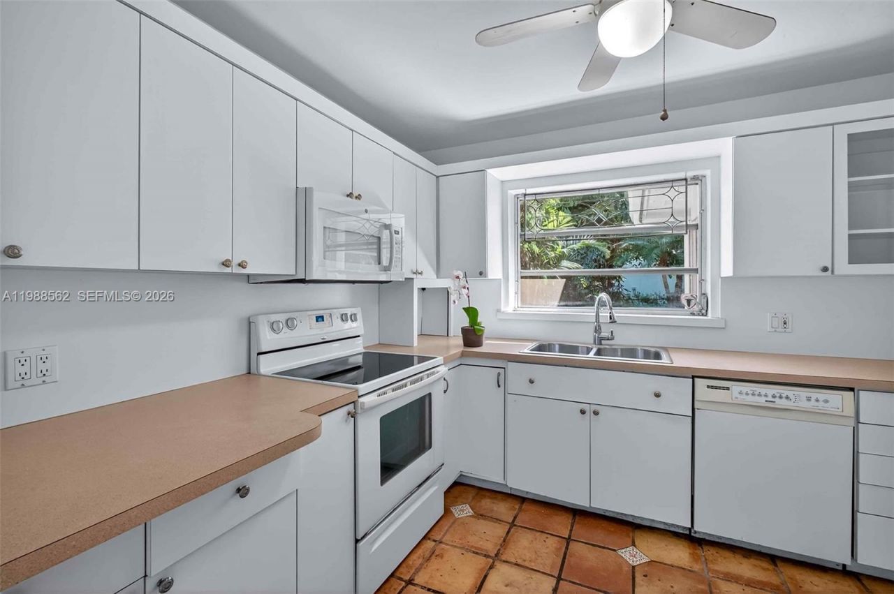 5210 SW 72nd St , Miami, FL 33155 Photo