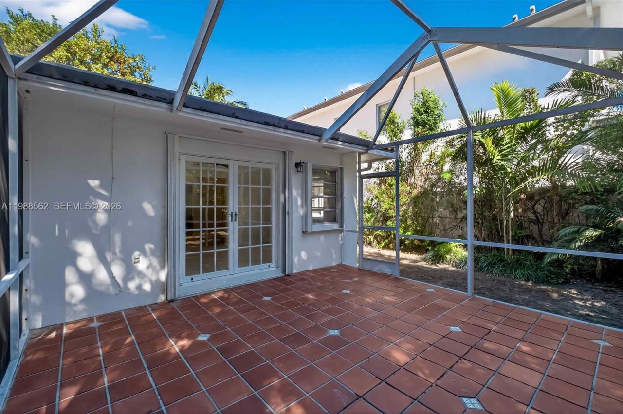 5210 SW 72nd St , Miami, FL 33155 Photo