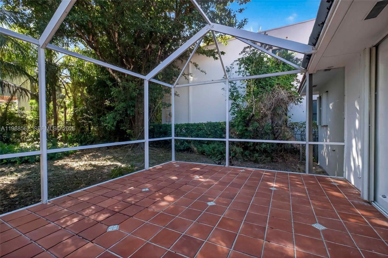 5210 SW 72nd St , Miami, FL 33155 Photo