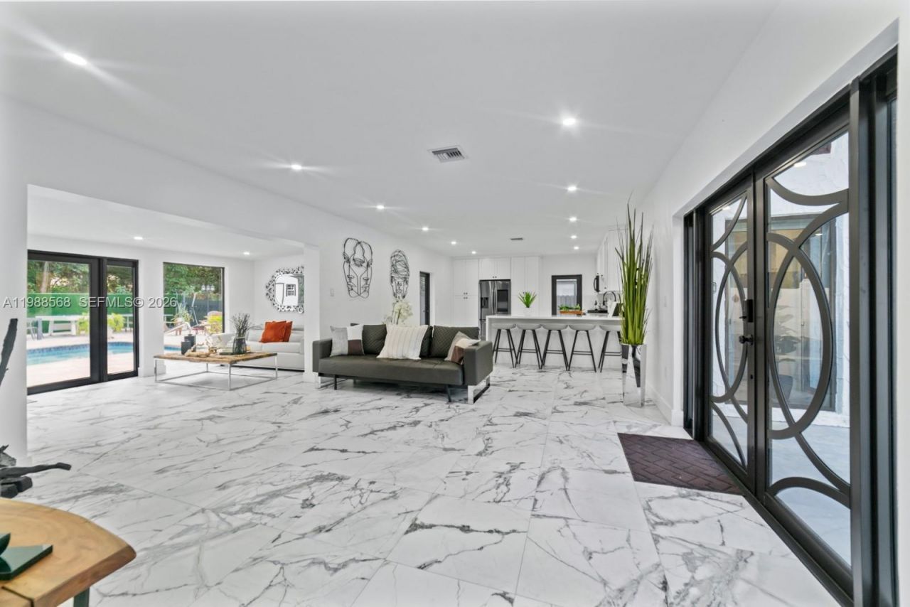 1730 NE 137th Ter , North Miami, FL 33181 Photo