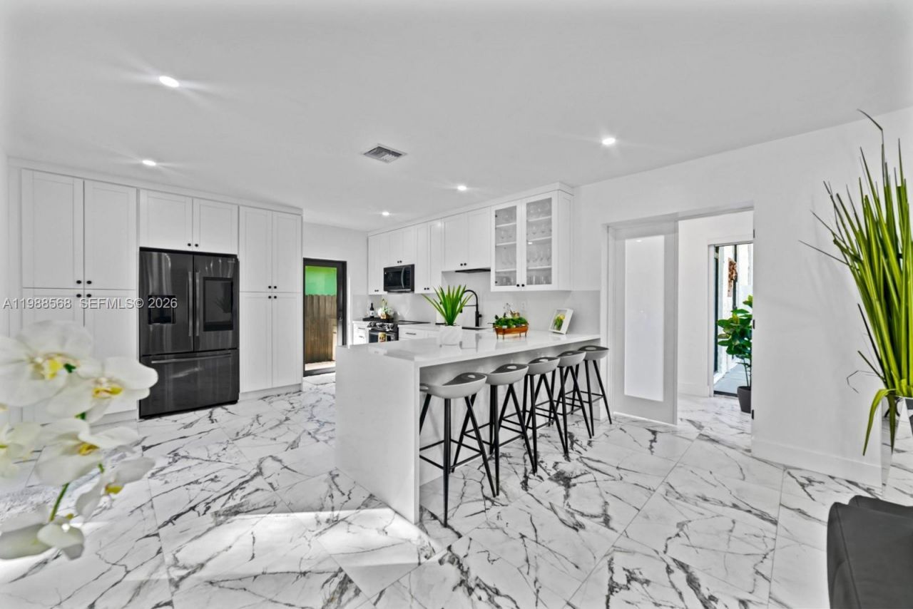 1730 NE 137th Ter , North Miami, FL 33181 Photo