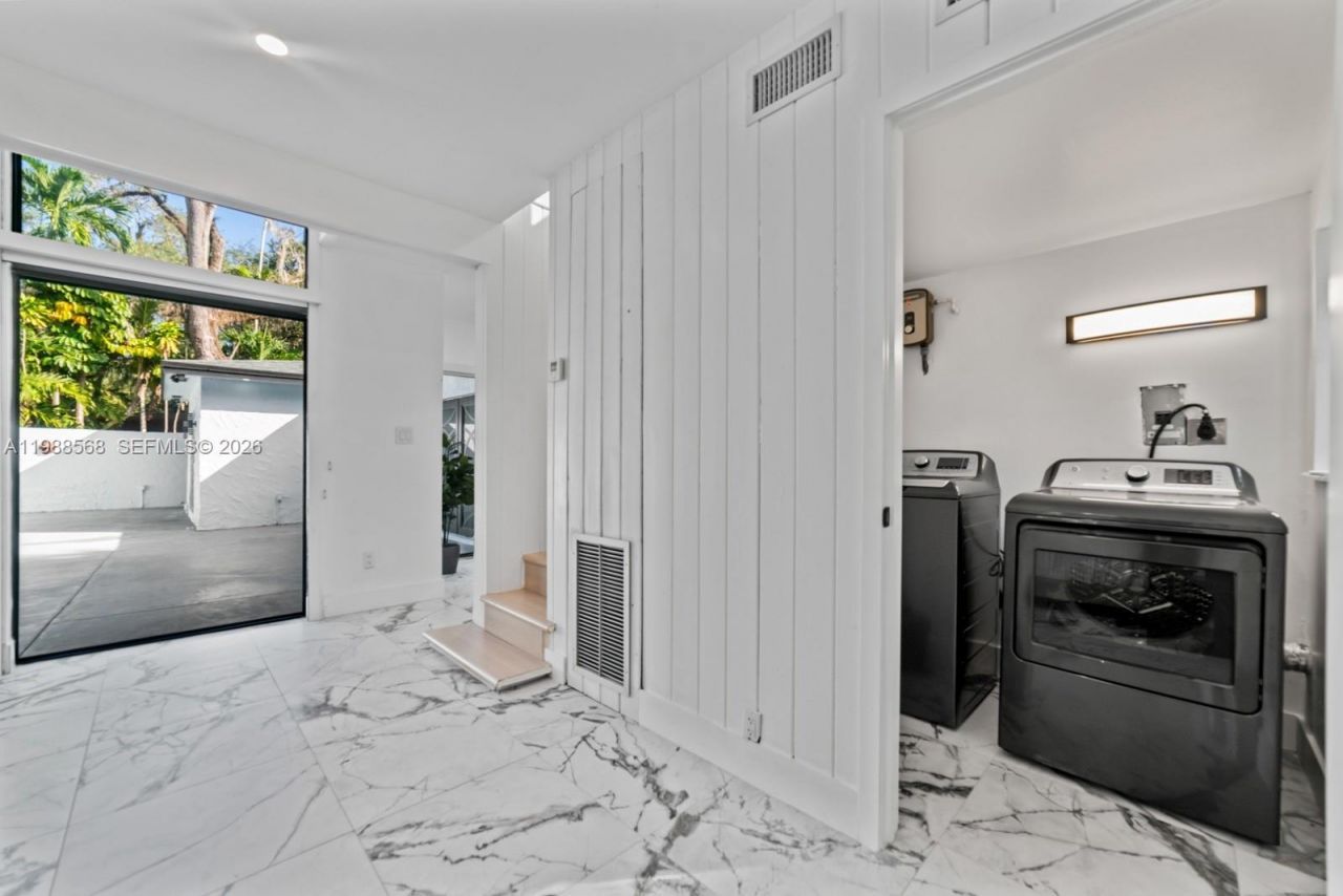 1730 NE 137th Ter , North Miami, FL 33181 Photo