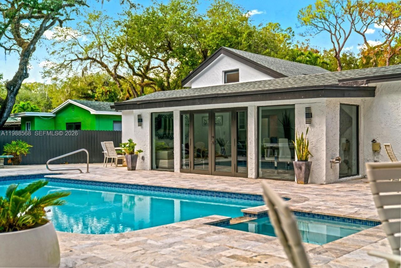 1730 NE 137th Ter , North Miami, FL 33181 Photo