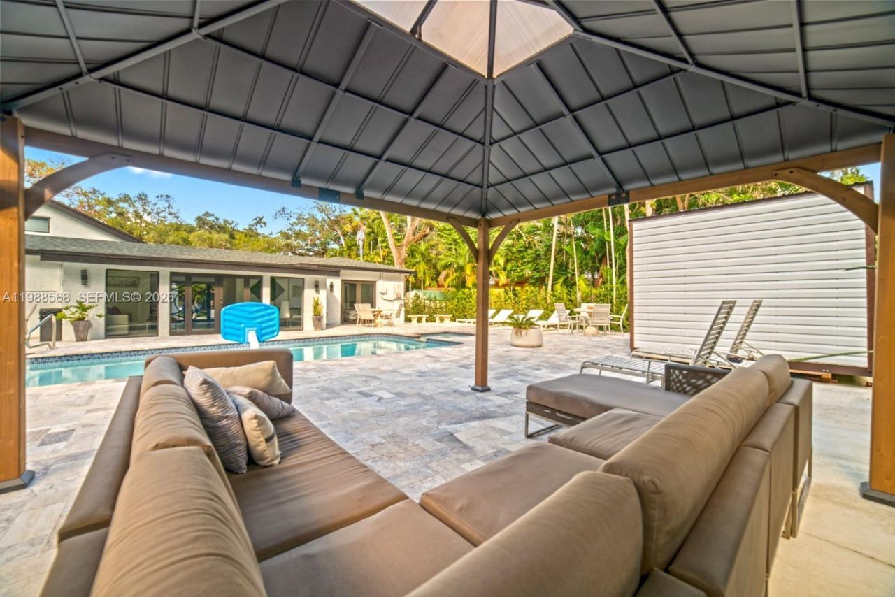 1730 NE 137th Ter , North Miami, FL 33181 Photo