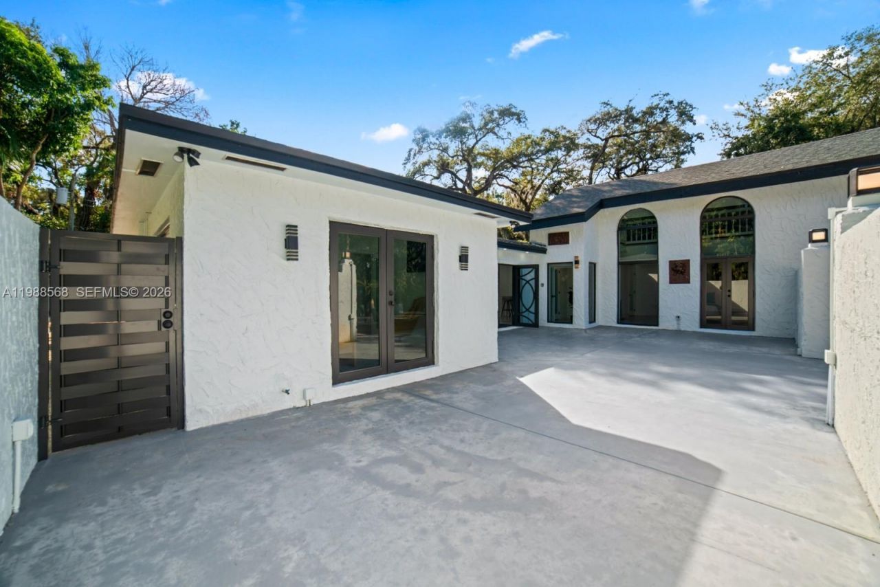 1730 NE 137th Ter , North Miami, FL 33181 Photo