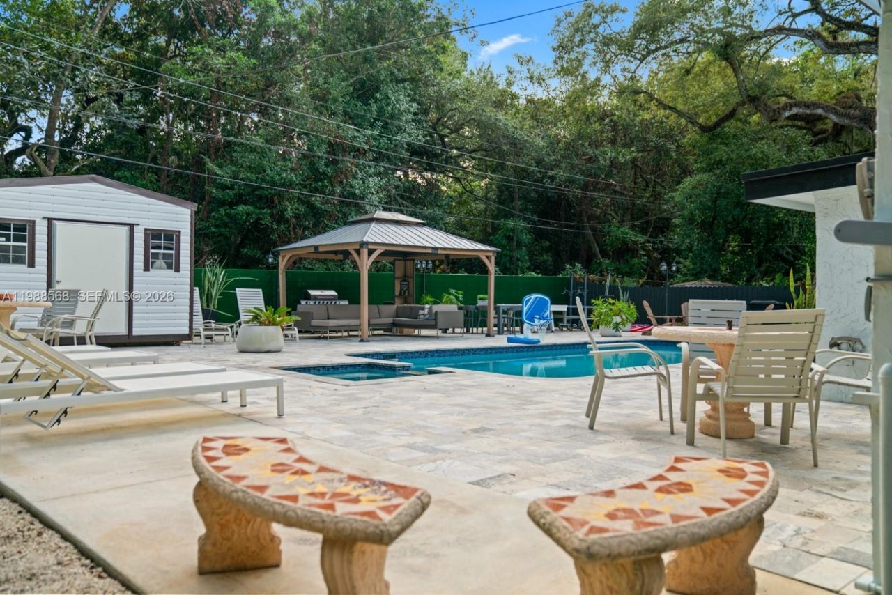 1730 NE 137th Ter , North Miami, FL 33181 Photo