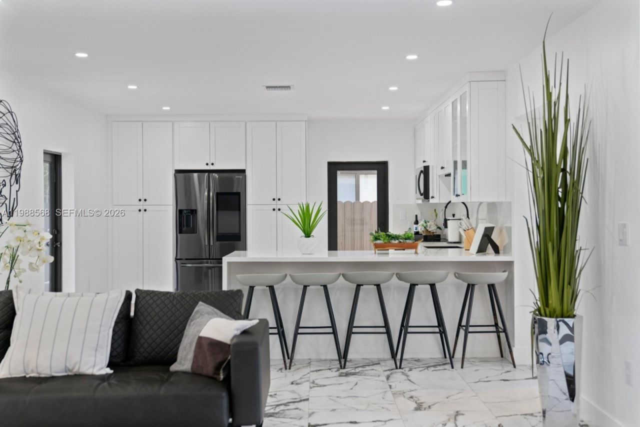 1730 NE 137th Ter , North Miami, FL 33181 Photo