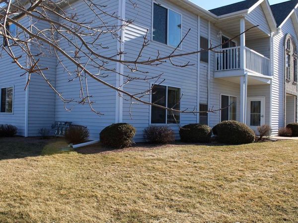 1751 Wildlife DRIVE, Unit 8, Kewaskum, WI 53040