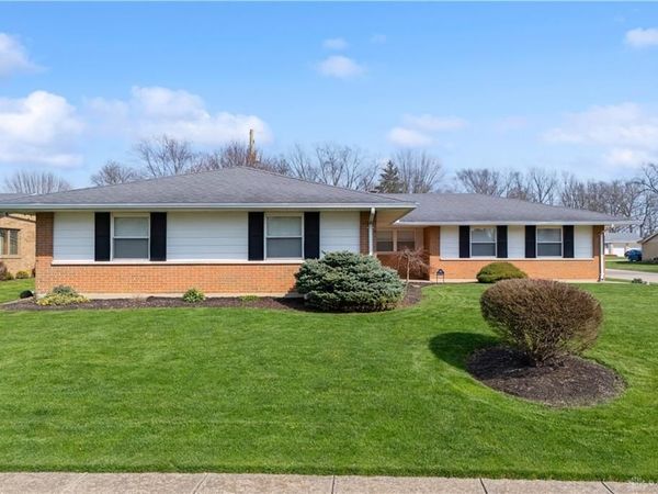 408 Mayfair Drive, Wilmington, OH 45177