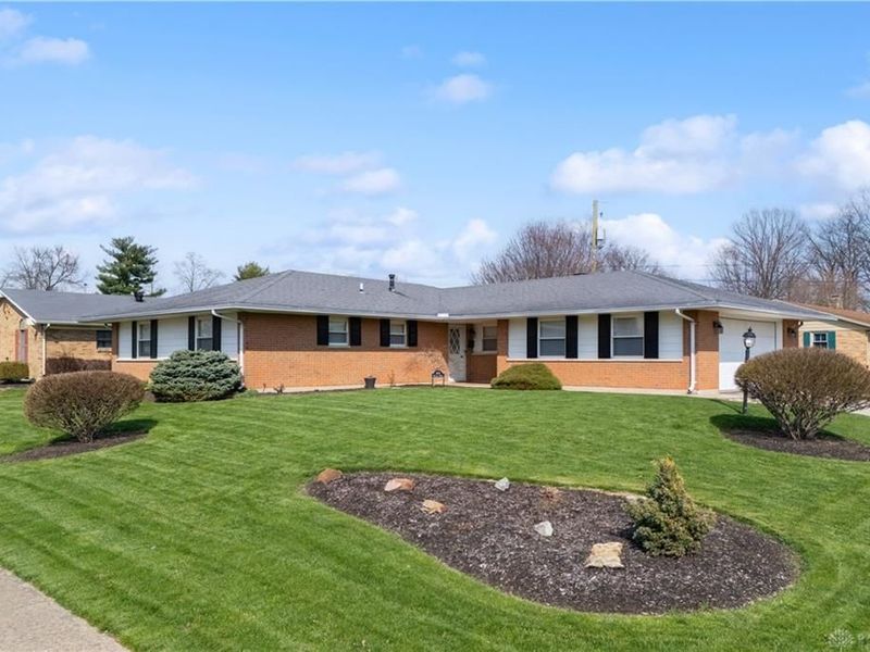 408 Mayfair Drive, Wilmington, OH 45177 Photo 2