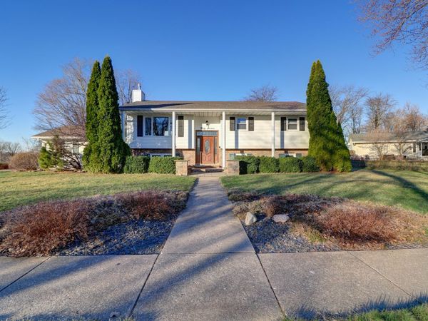 3016 Schick Court, Clinton, IA 52732