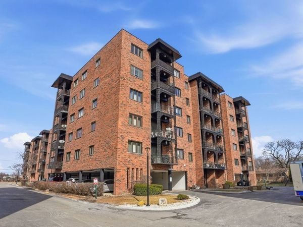9332 Landings Lane , Unit 604, Des Plaines, IL 60016