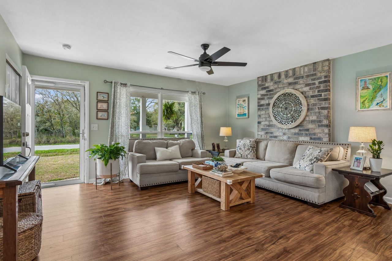 662 Schooner Road Photo 11