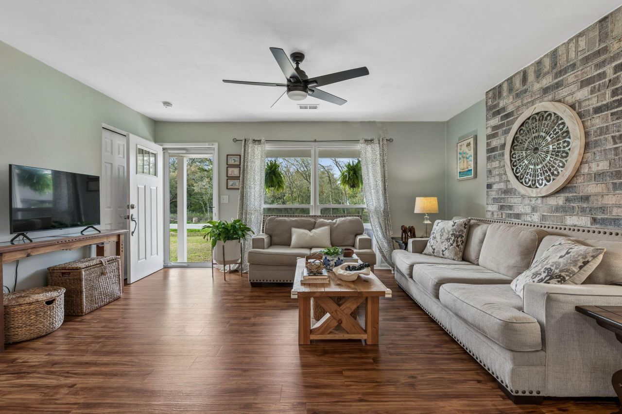 662 Schooner Road Photo 13