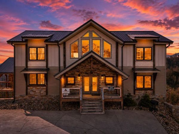 986 Chestnut Drive, Gatlinburg, TN 37738