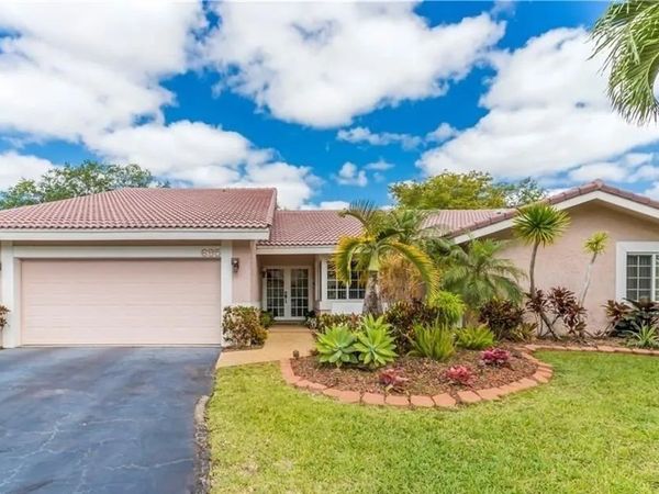 695 NW 107th Lane, Pompano Beach, FL 33071