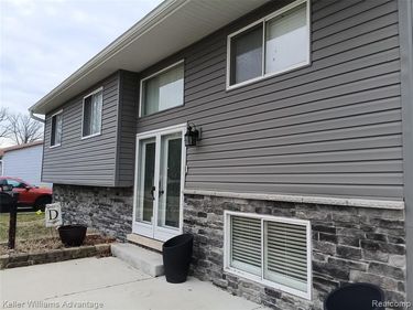 15730 Anthony Street, Romulus, MI 48174